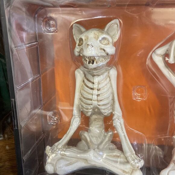 Home Decor Ornaments Yoga Skull Statues Set - Small Resin Sculpture Skeleton - Picture 4 of 7